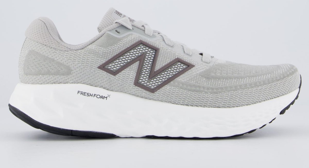 Tênis New Balance Fresh Foam X Evoz V4 e Branco