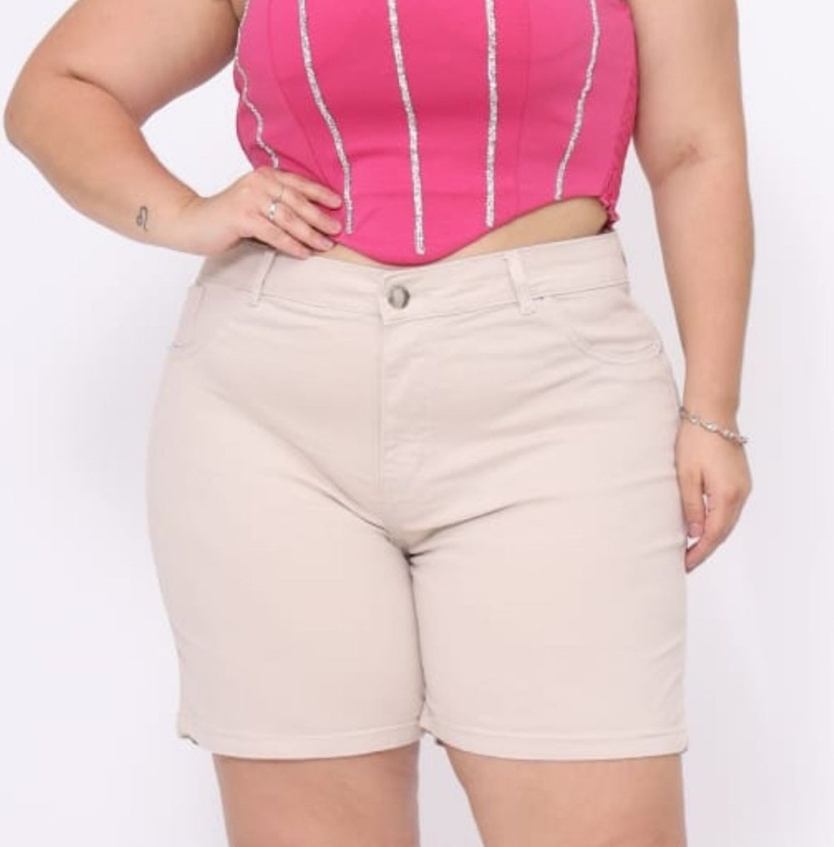 Imagem principal Bermuda Feminina Comprida Jeans Loka Plus Size Caqui Sarja bege/cáqui caqui Jeans Loka bege/cáqui caqui