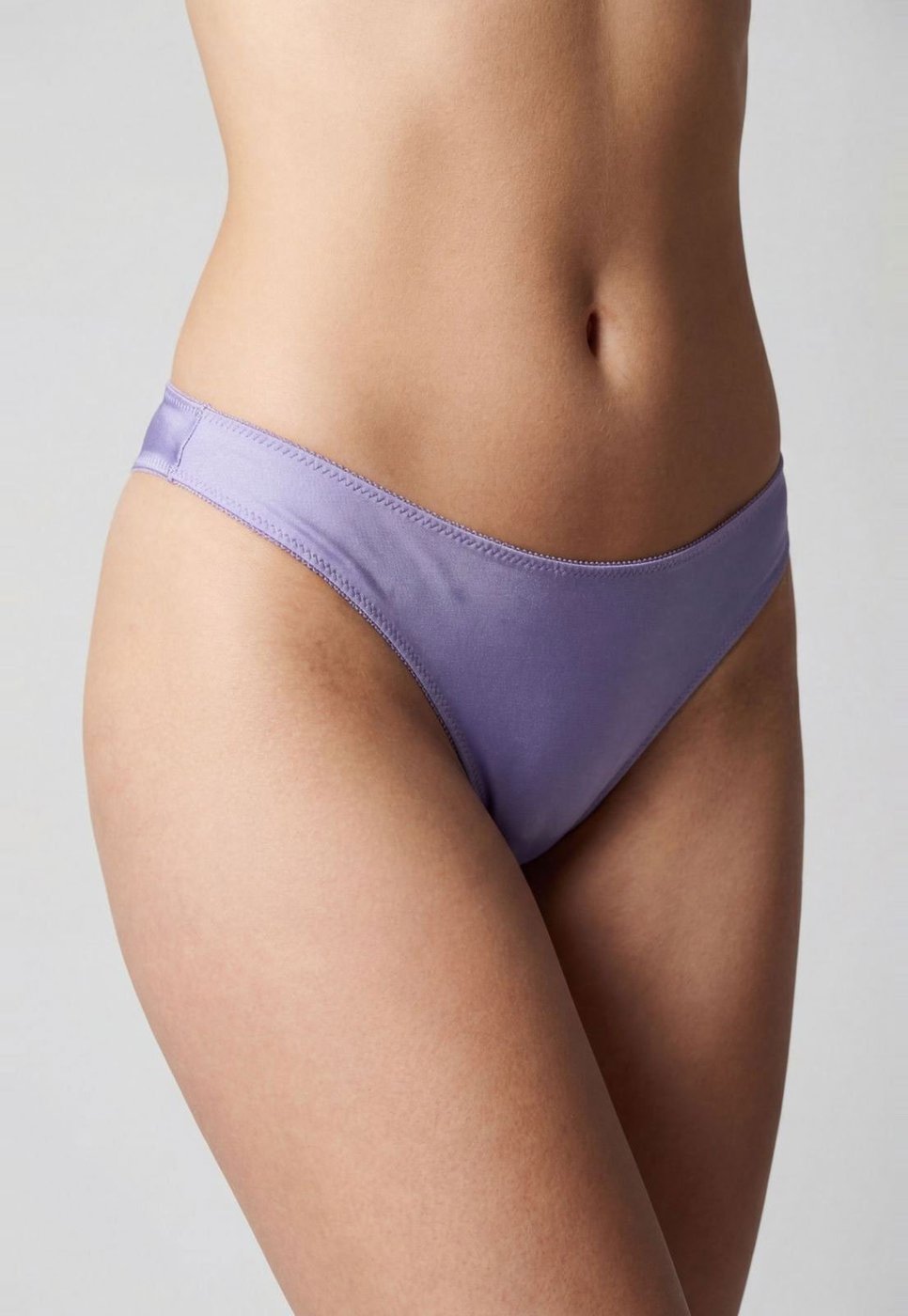 Imagem principal Calcinha Fio Dental Hope Acabamento Invisível lilás Hope lilás