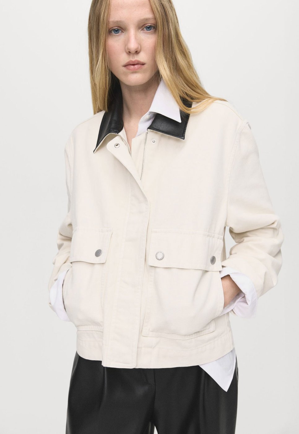 Casaco Feminino Mango Amelia Gola Contrastante Off-White