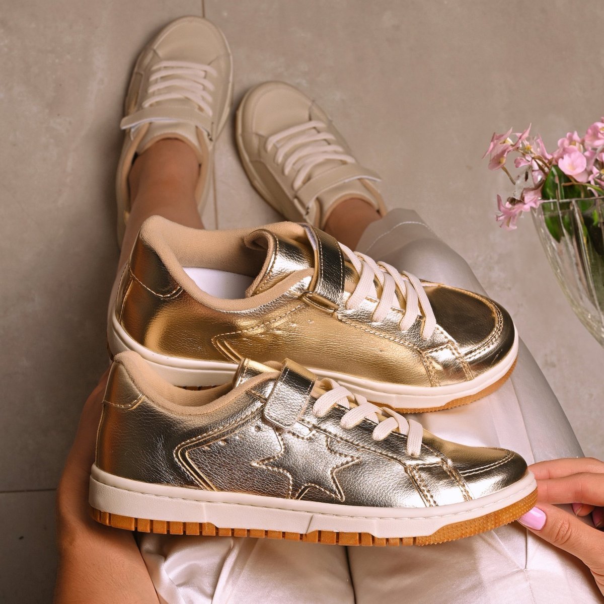 Tenis Bege Casual Feminino Com Velkro Nyc Lançamento Moda Nc25