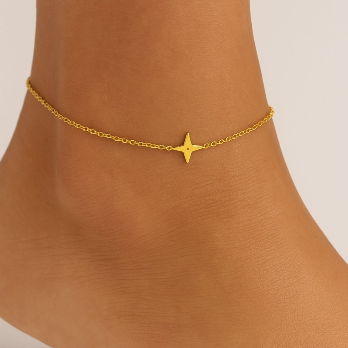 Tornozeleira Dourada Delicada com Pingente Estrela Vih Triny