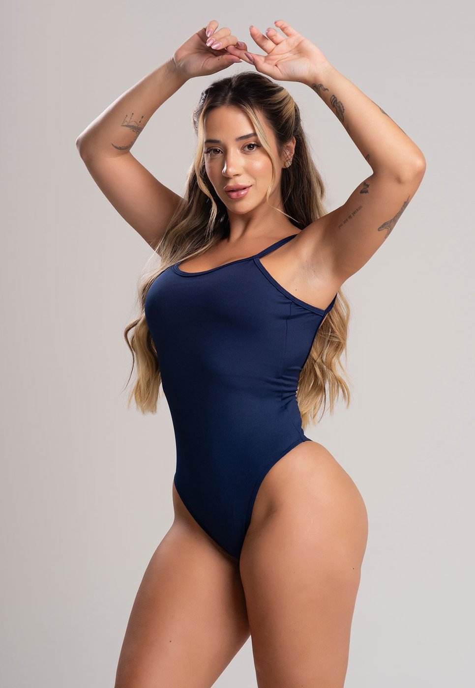 Imagem principal Body Alcinha MVB Modas Costa Nua Decote Aberto Lado cinza Mvb Modas cinza