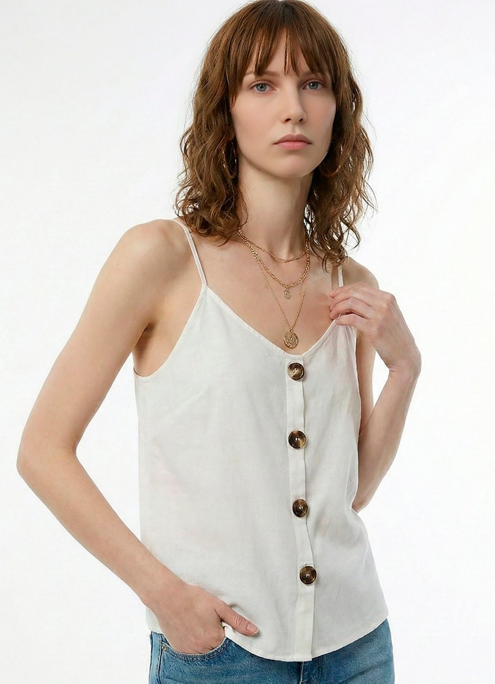 Imagem principal Regata Branca em Viscose com Botões Sob branco SOB branco