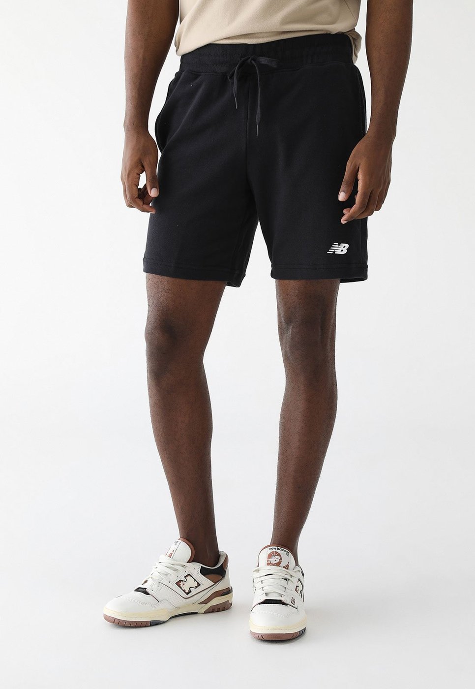 Bermuda de Moletom New Balance Reta Essentials Preta