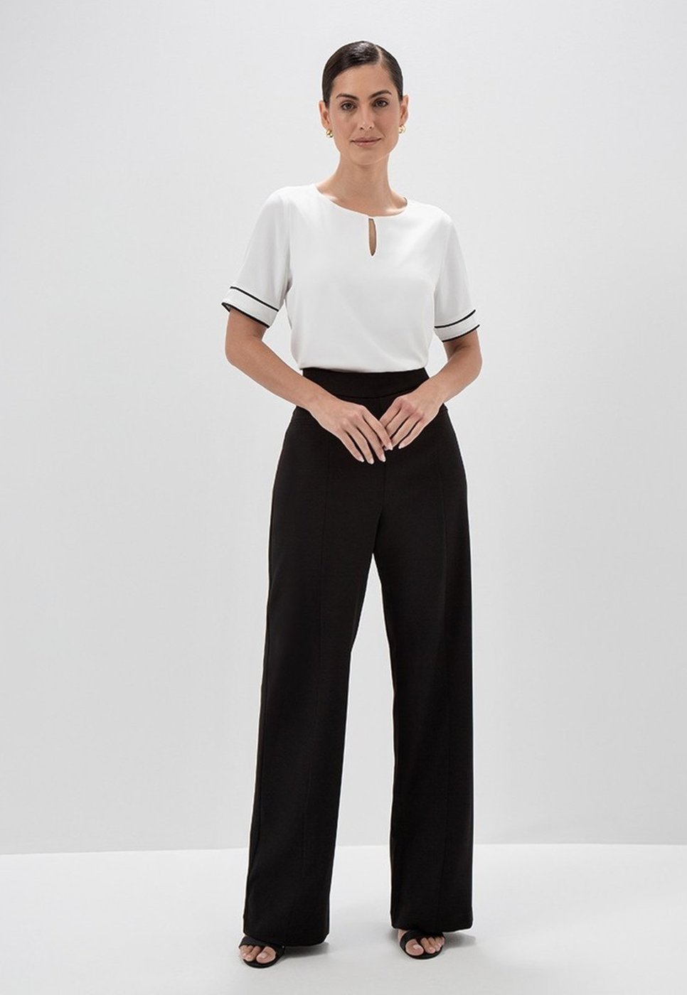 Calça Wide Leg de Alfaiataria Preta Rosita