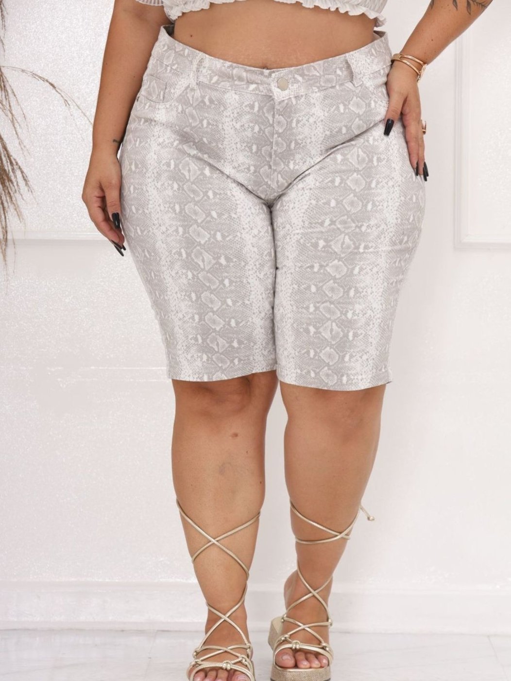 Bermuda Feminina Jeans Loka Tecido Estampado Cobra