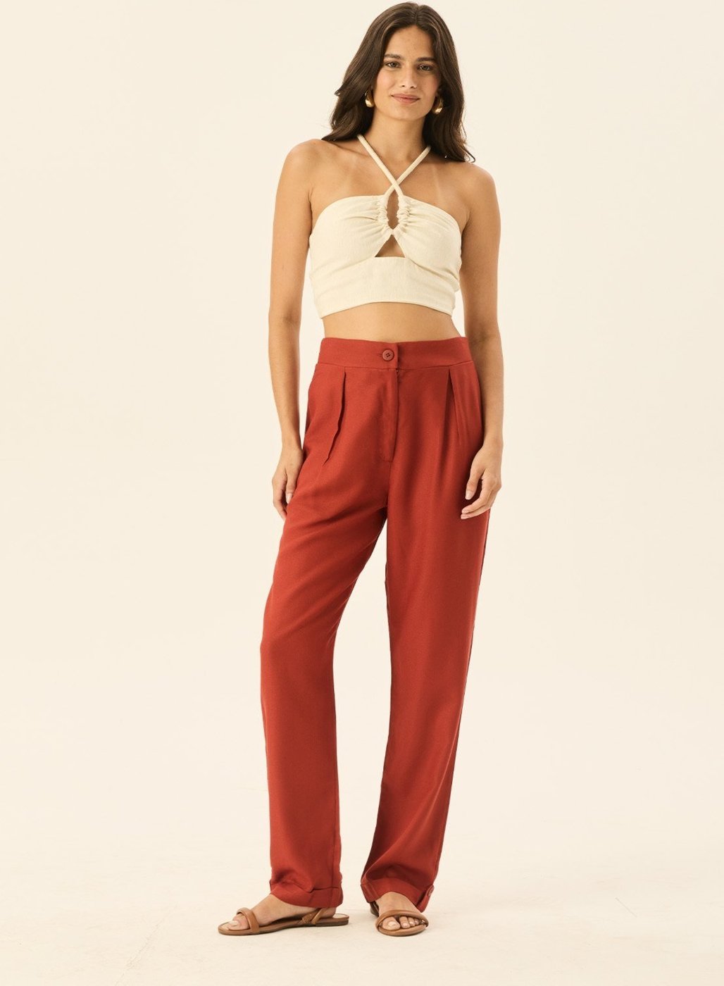 Calça Cenoura Pregas