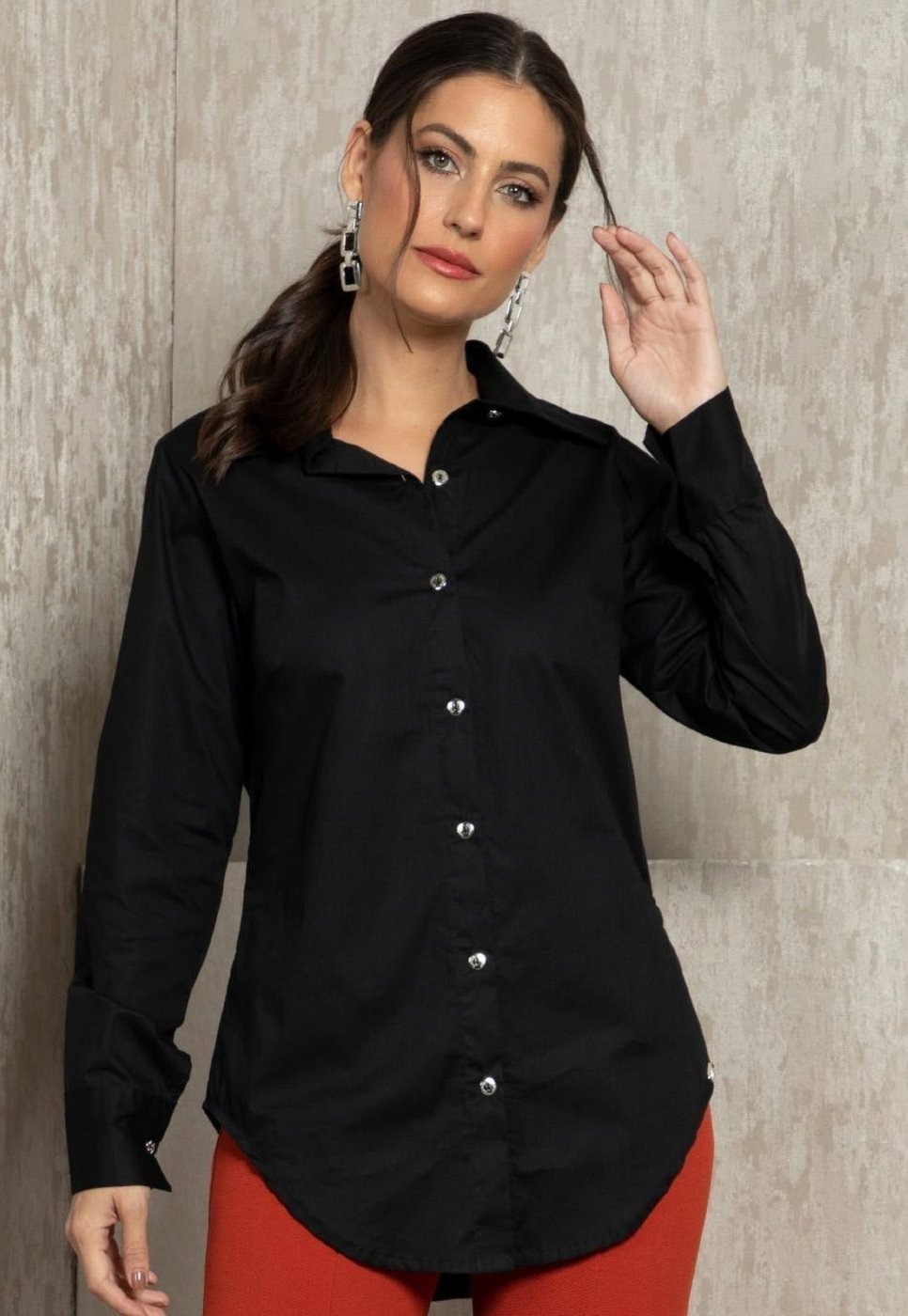 Imagem principal Camisa De Botão Alongada Quintess preto Quintess preto