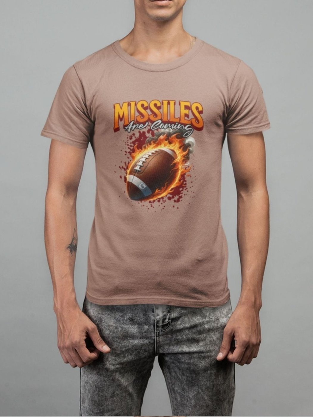 Imagem principal Camiseta Básica Masculina GuGi Bola De Futebol Americano cáqui Gugi cáqui