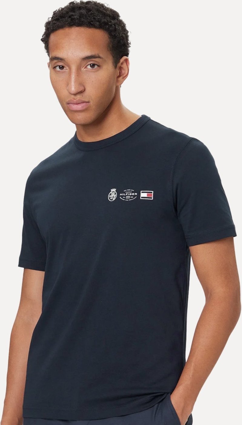 Imagem principal Camiseta Tommy Hilfiger Masculina Regular Small Crest Outline azul marinho Tommy Hilfiger azul marinho