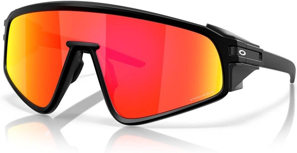 Imagem principal Óculos de Sol Oakley Latch Panel Matte Black Prizm Ruby preto black Oakley preto black