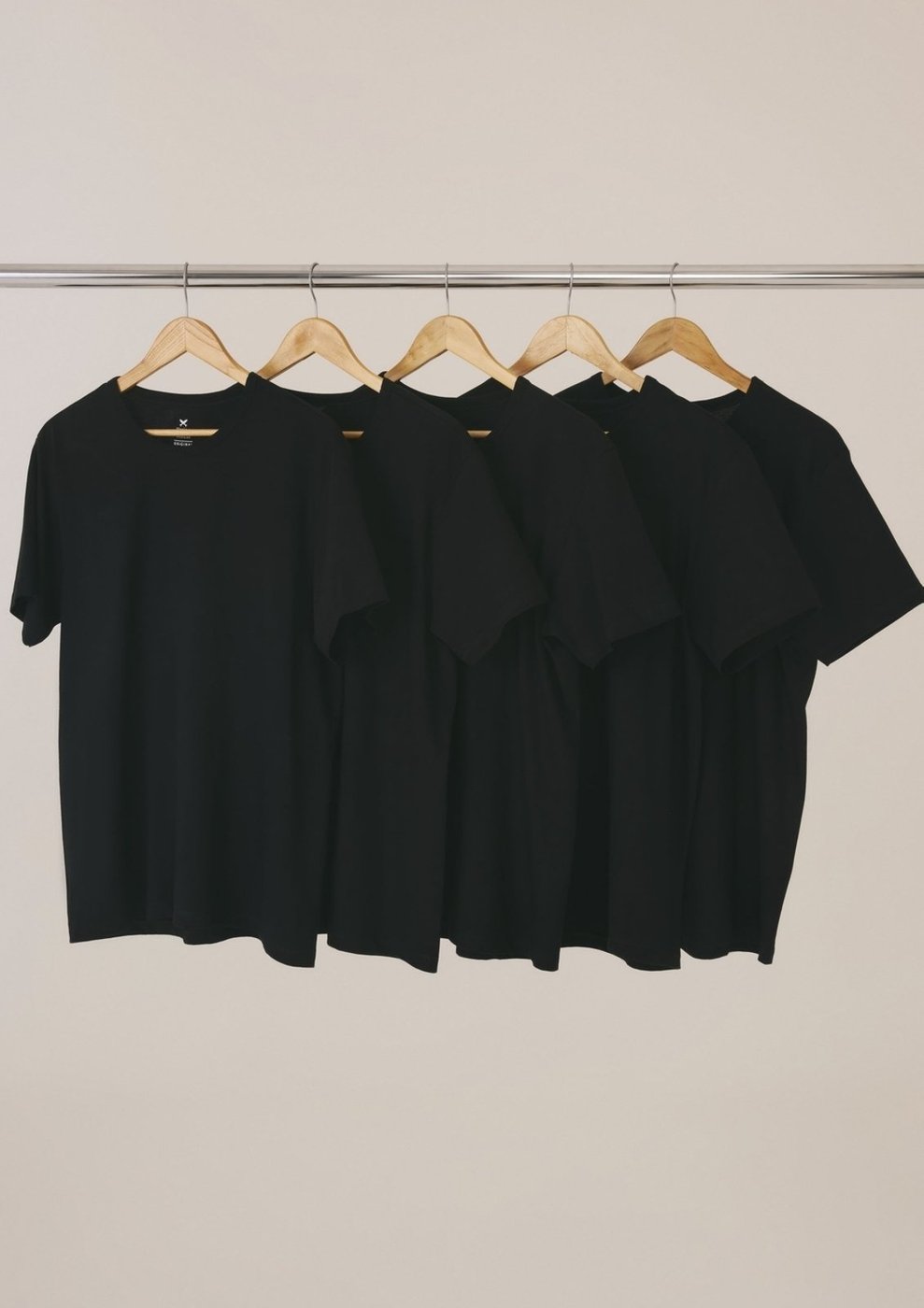 Kit Com 5 Camisetas Masculinas Básicas Slim