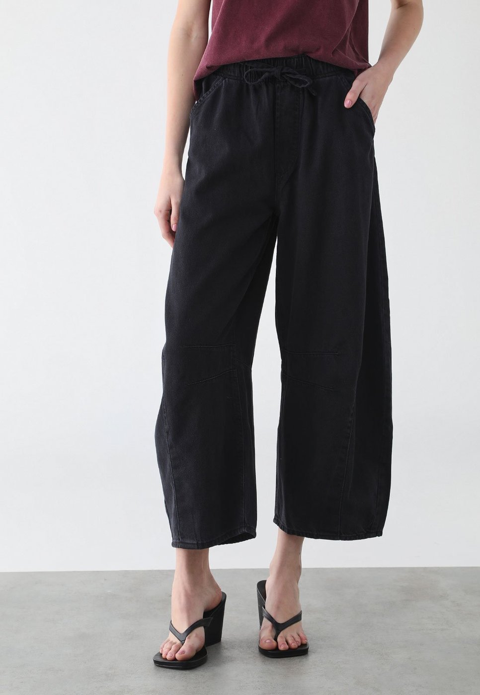 Calça Feminina GAP Ampla Preta