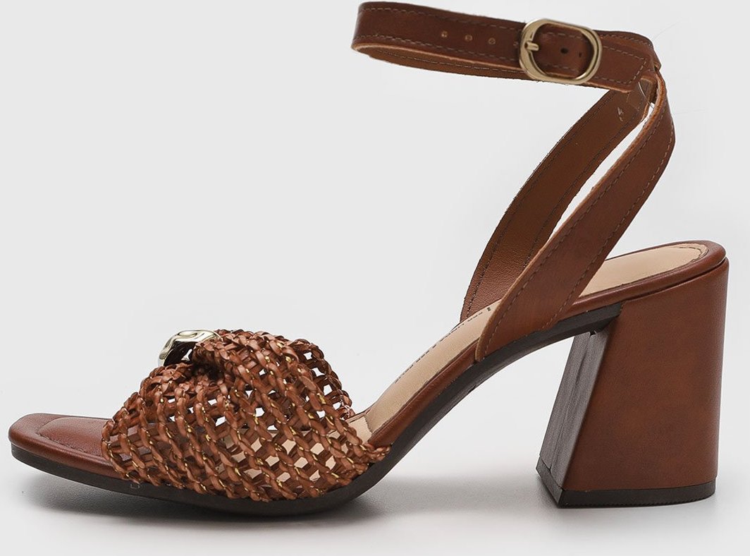 Sandália Dakota Aplicação