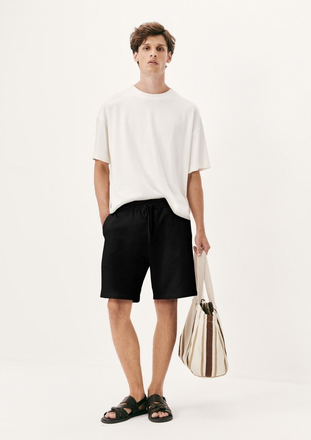 Imagem principal Bermuda Masculina Reta em Moletom Hering preto Hering preto