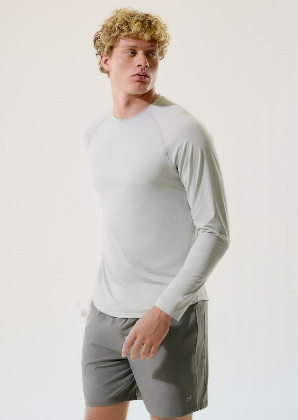 Imagem principal Camiseta Esportiva Masculina Manga Longa Raglan Hering HERING SPORTS cinza HERING SPORTS cinza