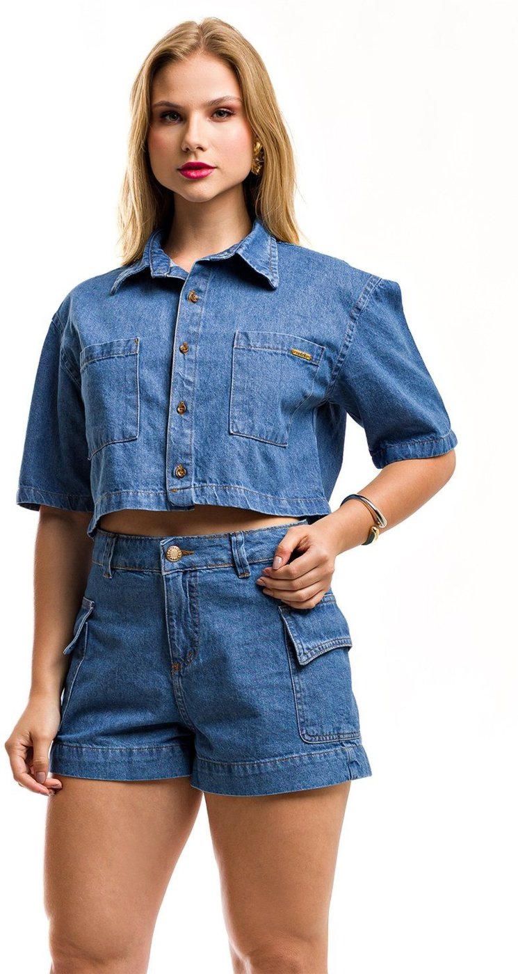 Conjunto Restrito Jeans Cropped Camisa Over e Short Cargo Médio