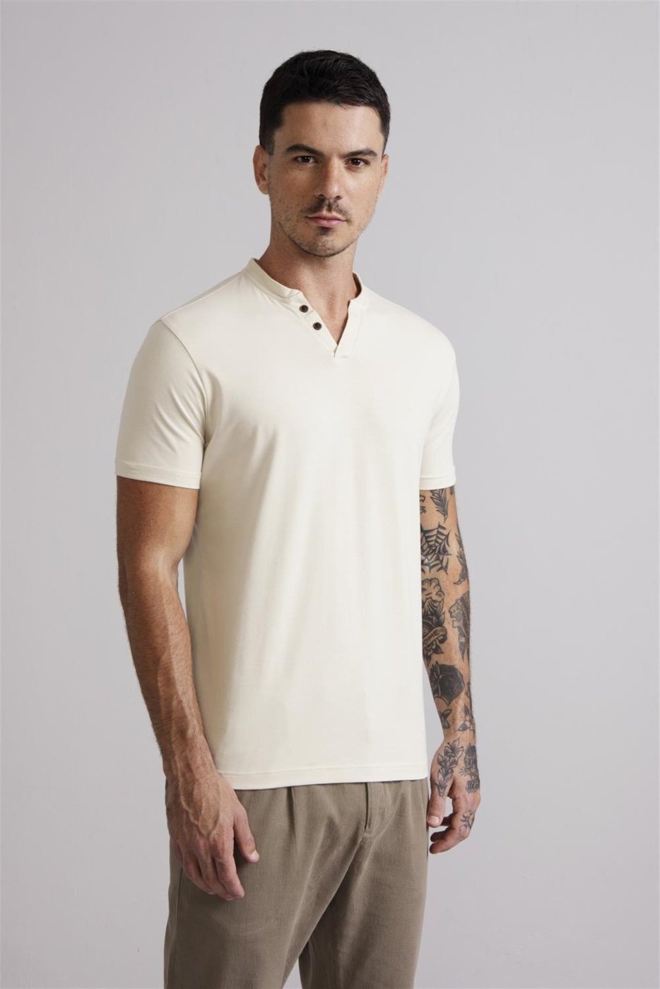 Imagem principal HIGHSTIL Camiseta Gola Portuguesa Malha Premium Slim Fit Areia bege HIGHSTIL bege