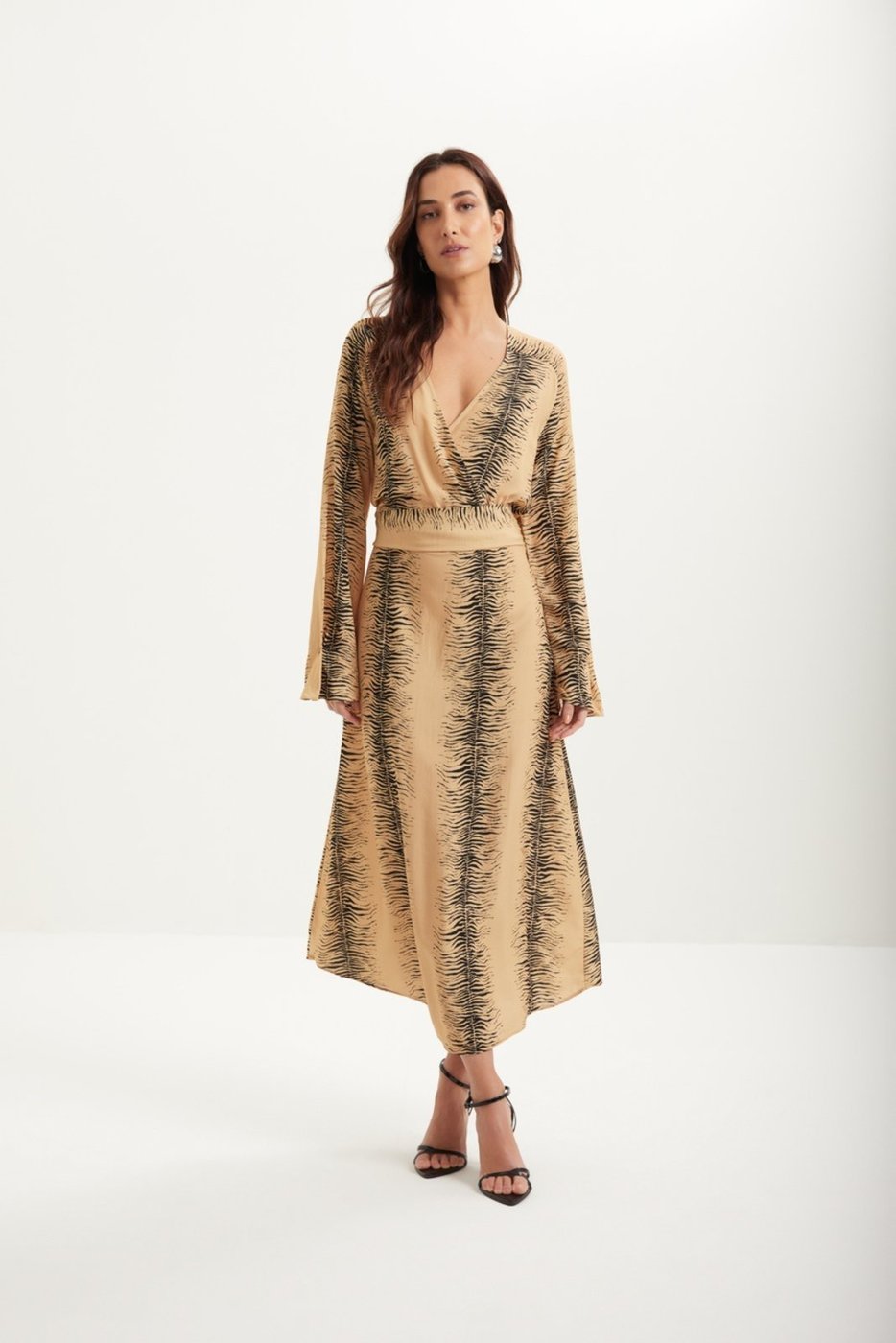 Vestido Estampado Chá De Mangas Longas Com Decote Em V