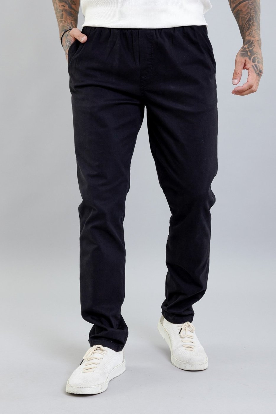 Calça Jogger Masculina de Sarja Preta Slim Fit Conforto e Estilo