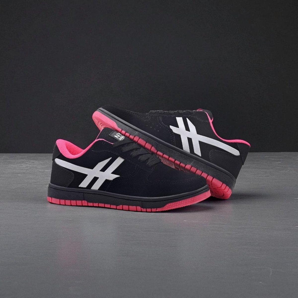 Imagem principal Tenis Skatista Nyc Shoes Lançamento Com Estilo NYC CM40 Femenino e Masculino NYC NEW YORK CITY SHOES preto/vermelho NYC NEW YORK CITY SHOES preto/vermelho