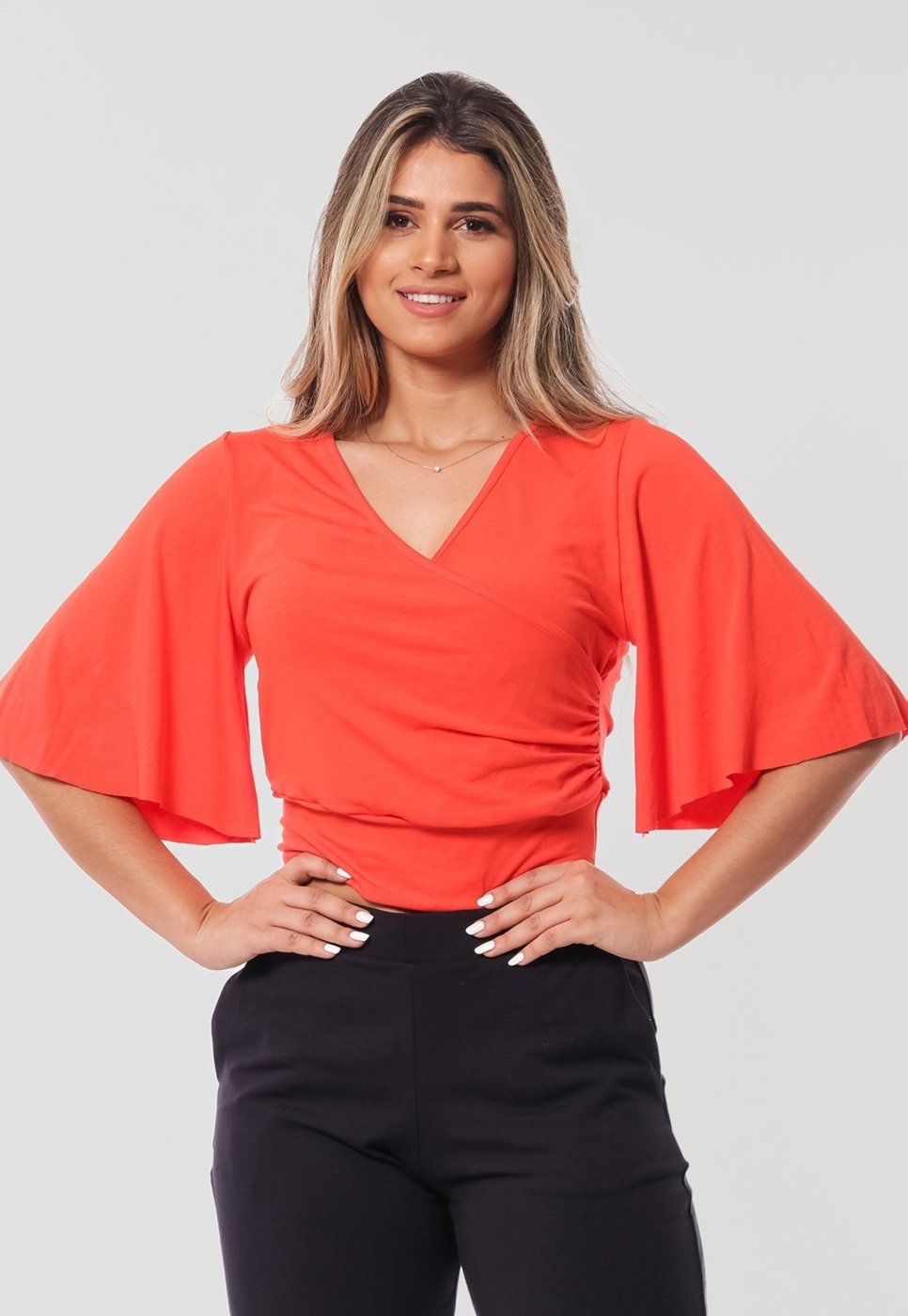 Imagem principal Cropped Manga Flare 3/4 Decote V B'Bonnie Fiore BBonnie laranja BBonnie laranja