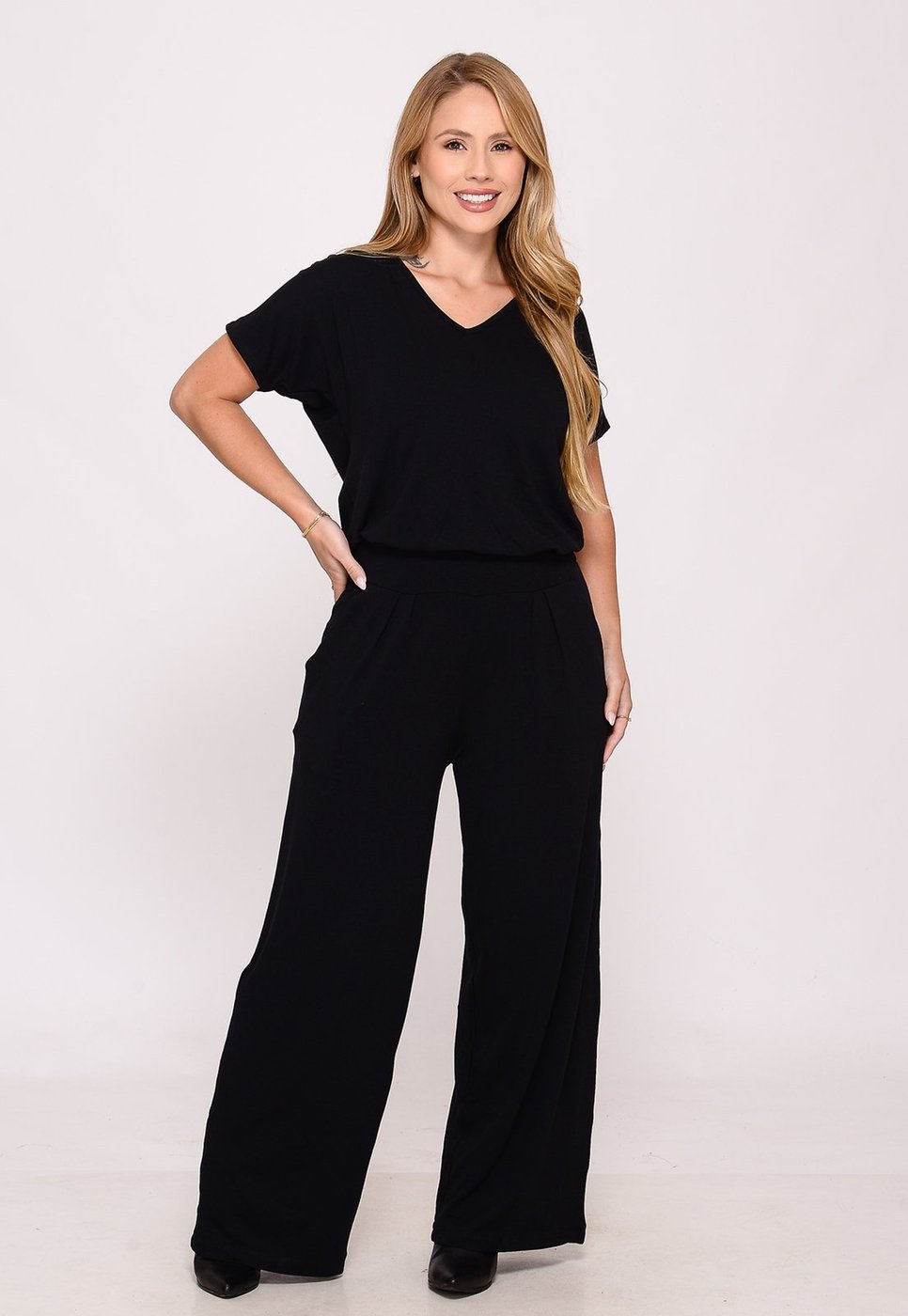 Macacão Feminino C/ Decote Nas Costas BBonnie Cecília