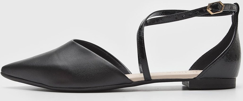 Sapatilha cê Recorte Vernizado Preta