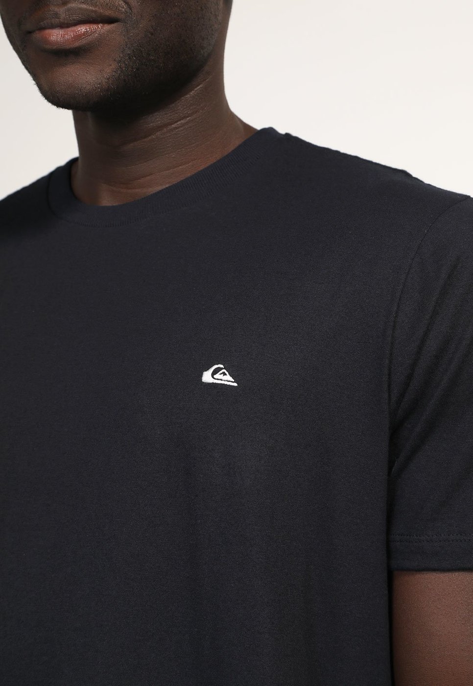 Camiseta Quiksilver Embroidery Preta