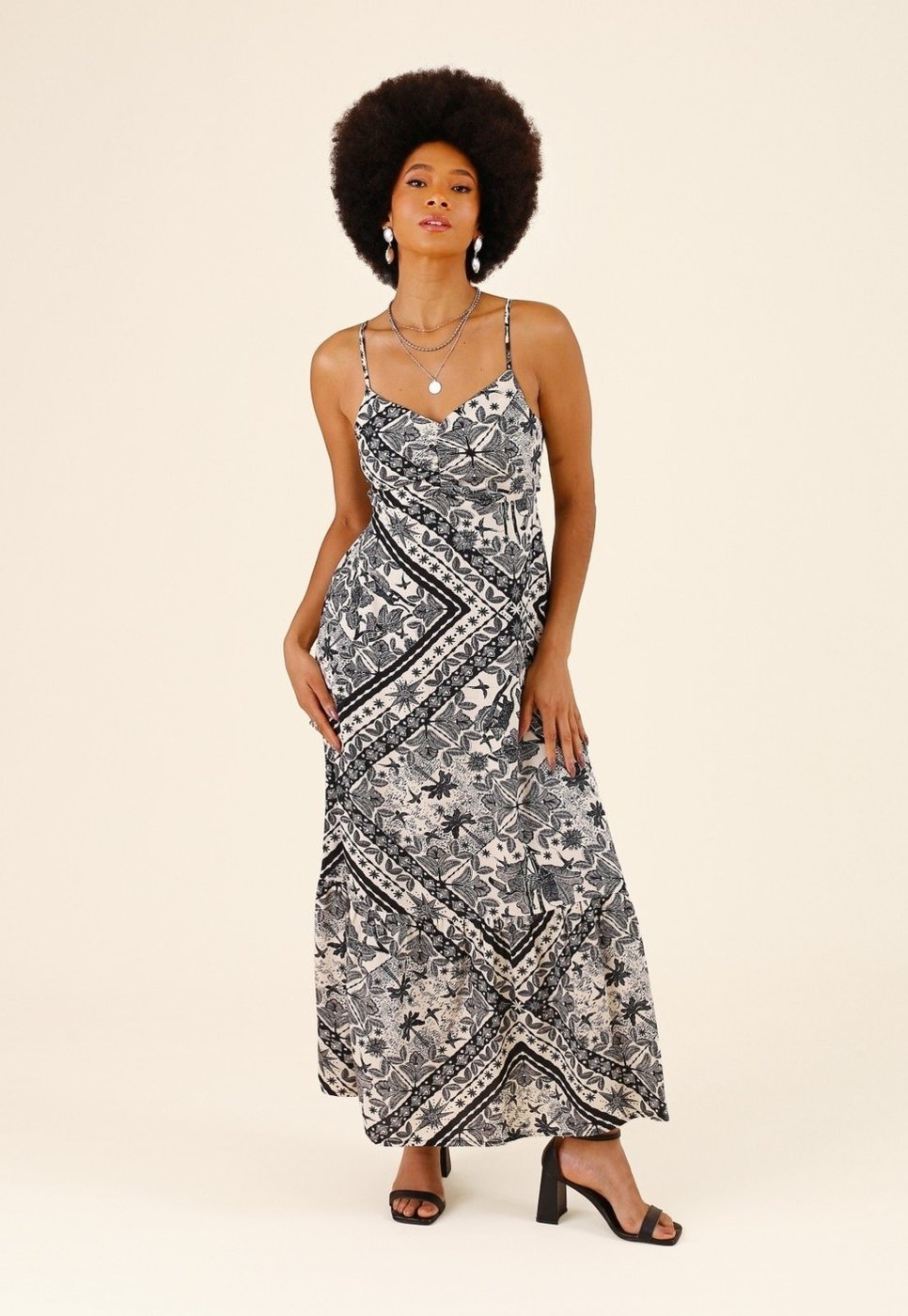 Imagem principal Vestido Midi Pop Me Em Viscose Estampado Animal Patchwork preto Pop Me preto