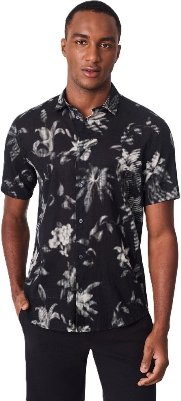 Imagem principal Camisa Manga Curta Estampada Blur Flower Reserva preto Reserva preto