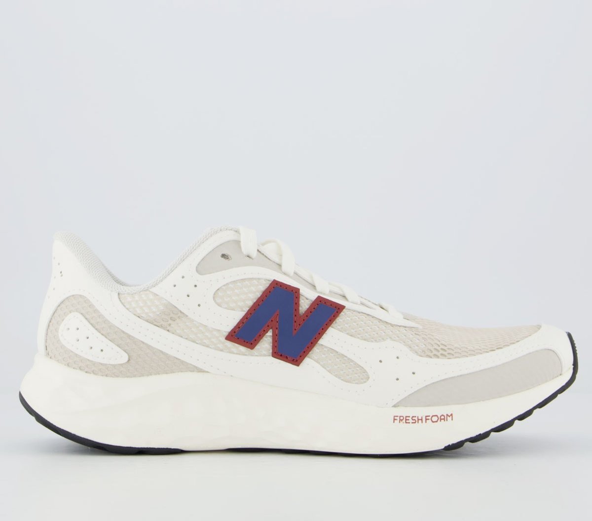 Tênis New Balance Fresh Foam Arishi V4 e Bege