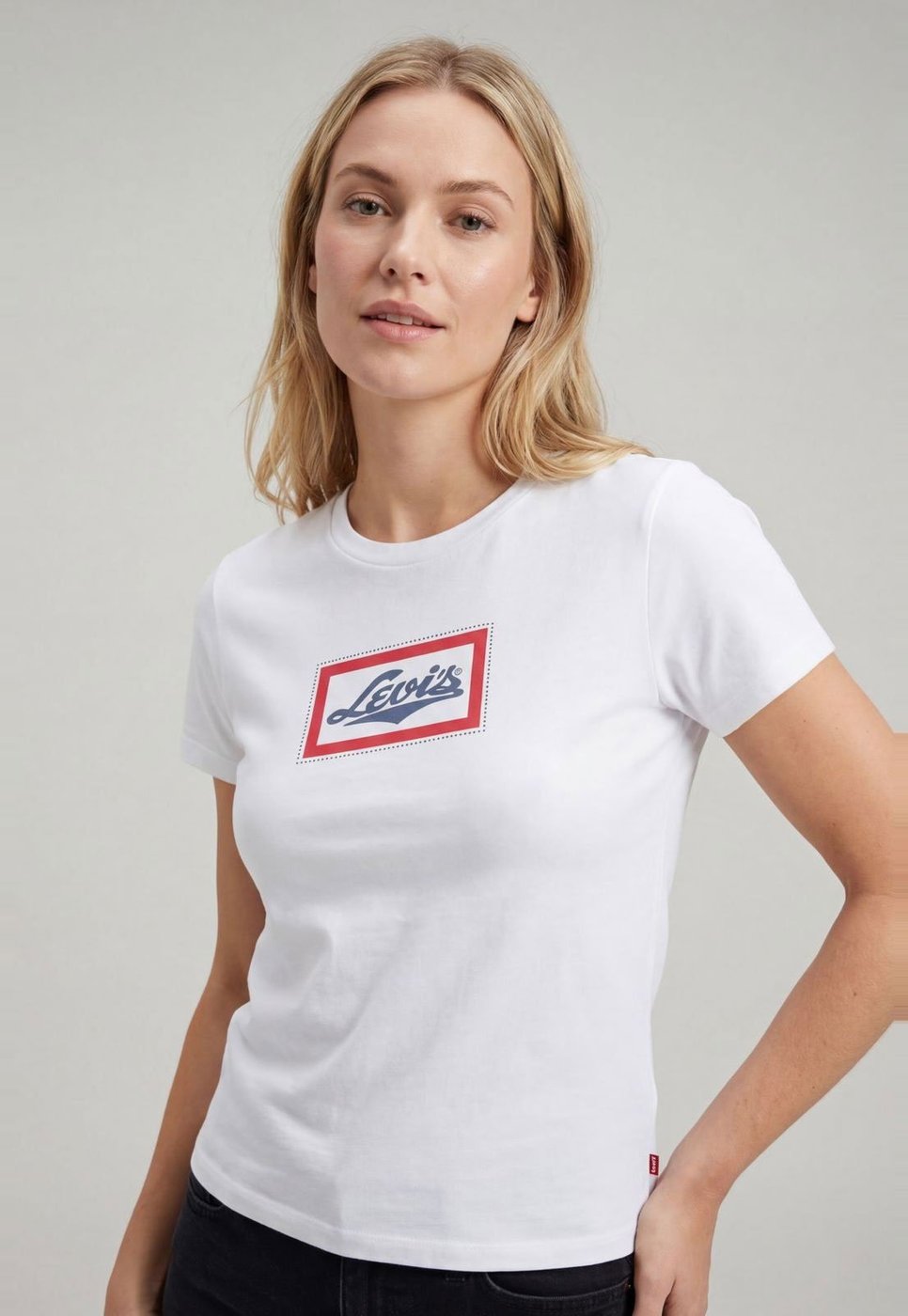 Imagem principal Camiseta Feminina Levis Essential Sporty Tee Branca branco Levis branco