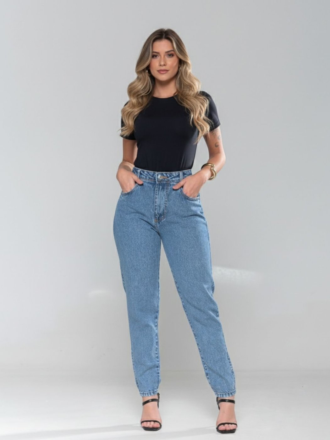 Calça Jeans Feminina Mom Alpha Street Wear Cintura Alta Clara