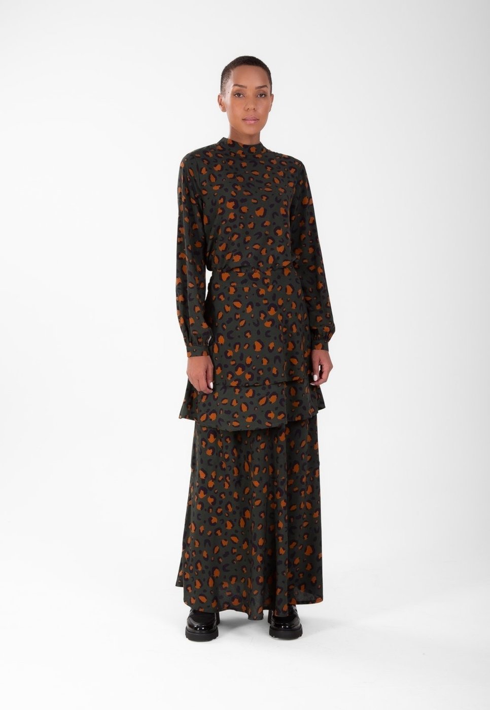 Imagem principal Saia Traymon Midi Estampada Com Babados Verde Estampado estampado verde Traymon estampado verde