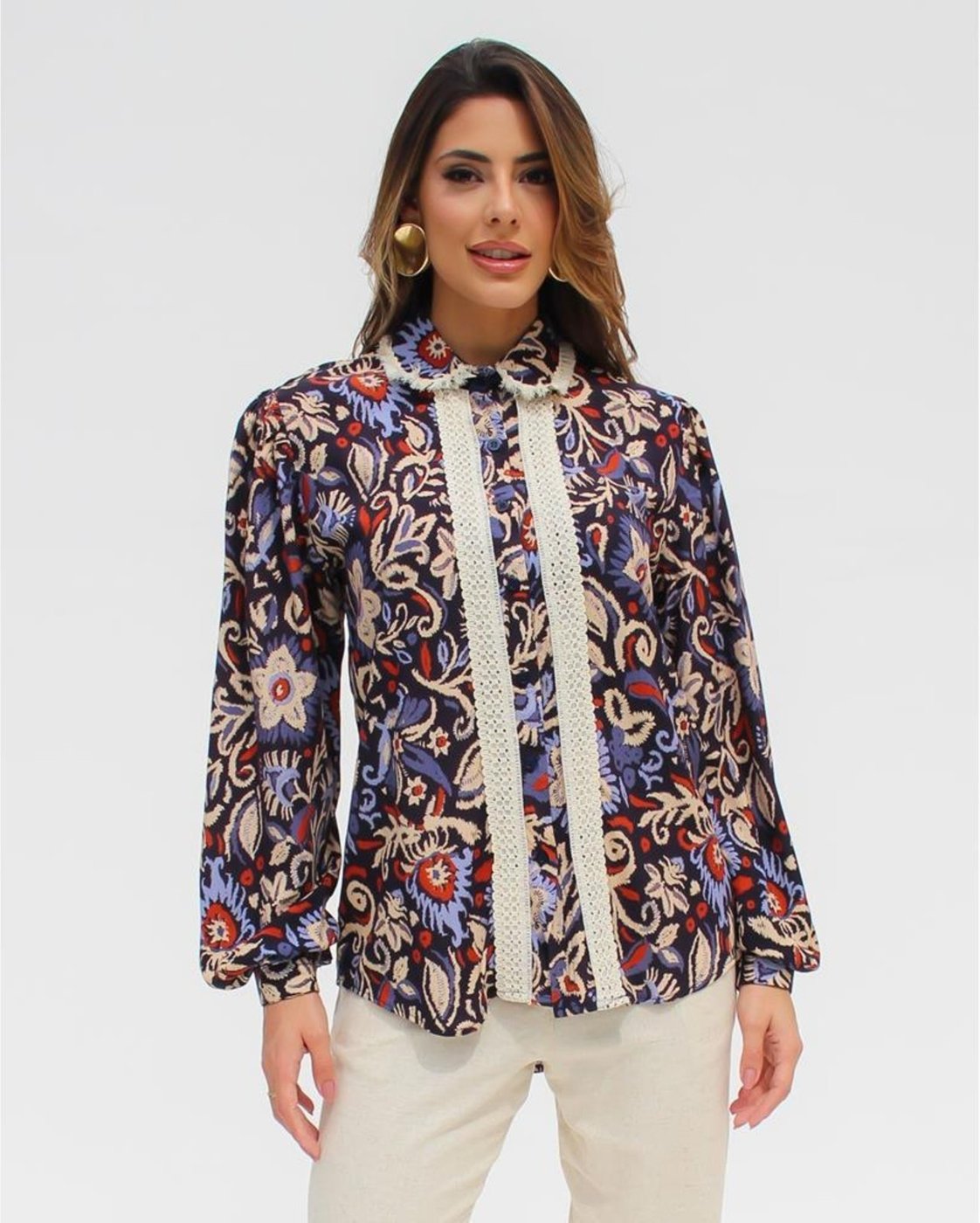 Imagem principal Camisa Feminina Ampla de Viscose Estampada com Detalhes em Renda e Toque Delicado TEODORO CAMISARIA azul TEODORO CAMISARIA azul