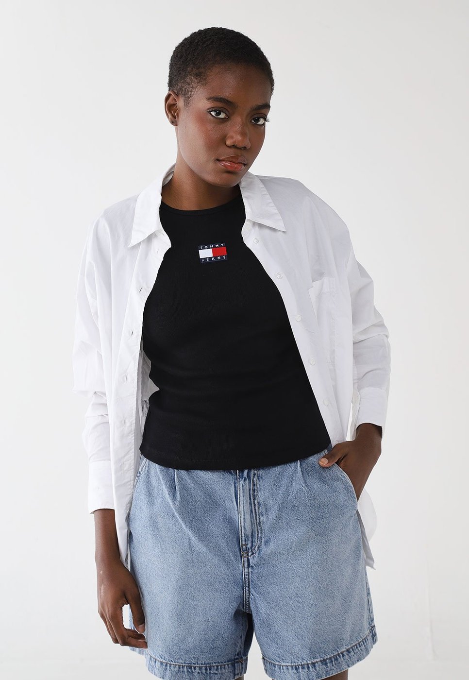 Imagem principal Blusa Feminina Tommy Jeans Slim Badge Rib Preta preto Tommy Jeans preto