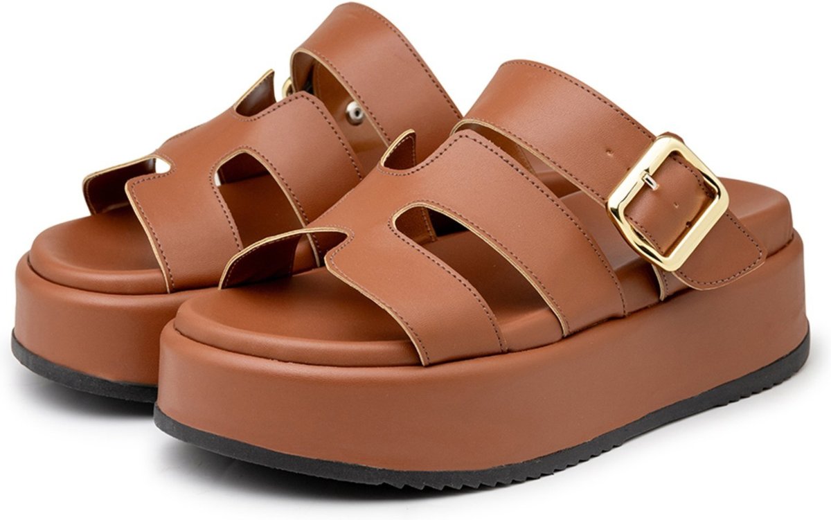 Imagem principal Sandália Feminina Papete Flatform Tira com Fivela 5301 Caramelo- Violeta Flor da Pele caramelo violeta Flor da Pele caramelo violeta