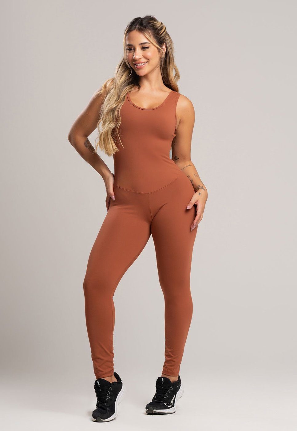 Imagem principal Macacão Fitness MVB Modas Longo Feminino Suplex Academia Poliamida Mousse marrom Mvb Modas marrom