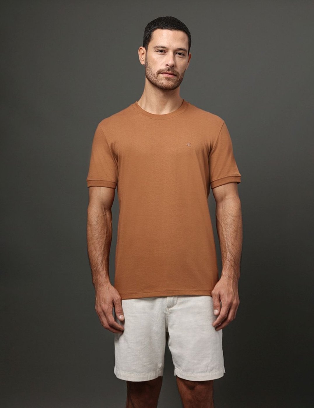 Imagem principal Camiseta Masculina Malhão Com Punhos Calvin Klein Jeans - Havana caramelo Calvin Klein Jeans caramelo