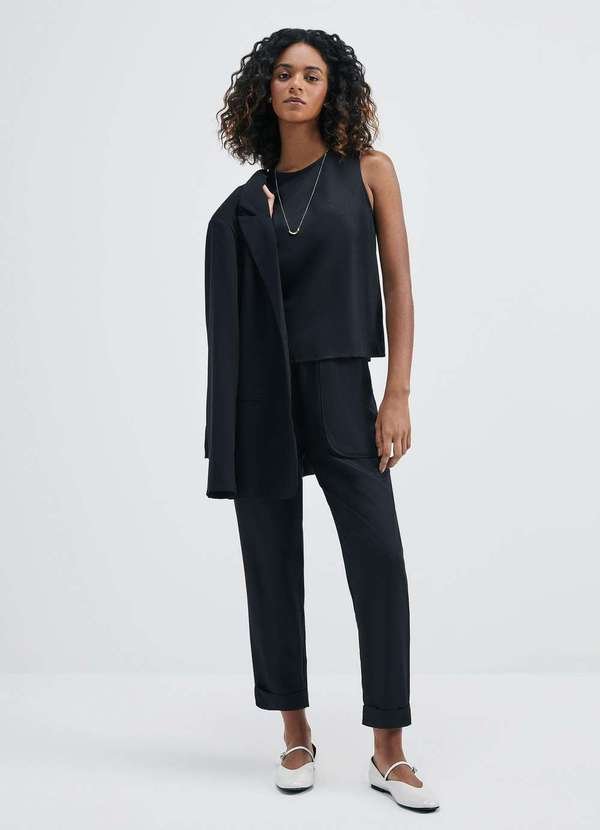 Imagem principal Calca Feminina Carrot Cintura Alta em Viscose Creponada Preto Hering Hering