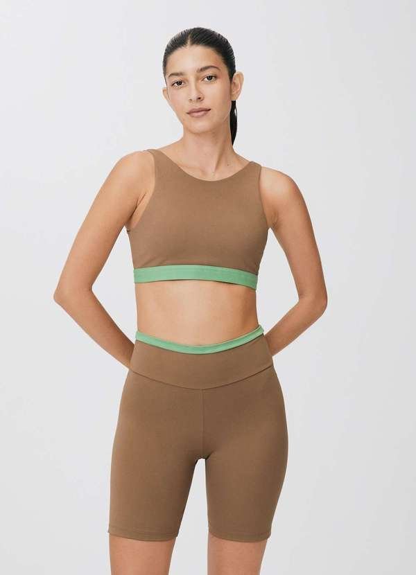 Imagem principal Bermuda Esportiva Feminina com Fio Lycra Marrom Hering Hering