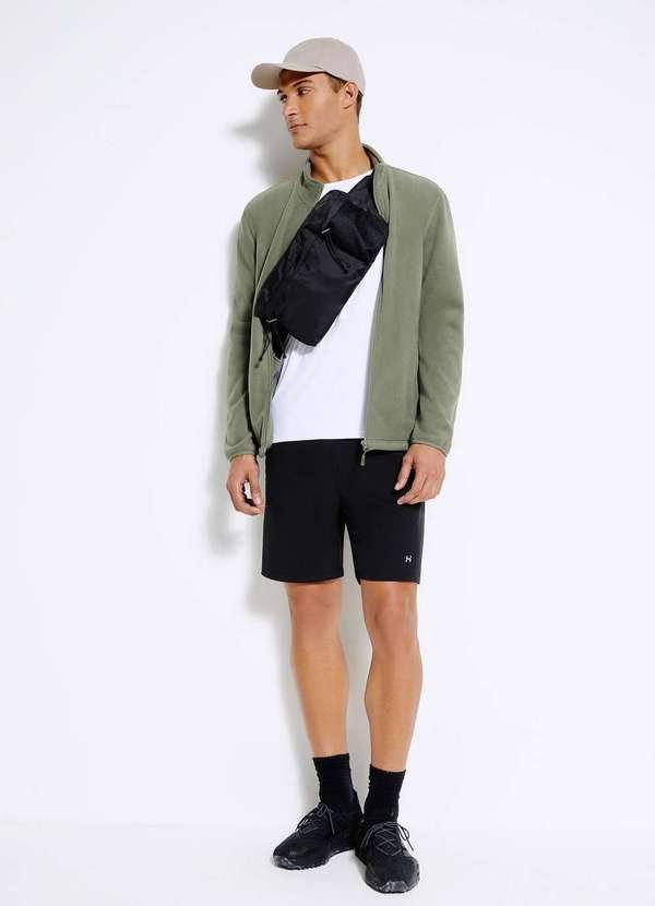 Imagem principal Bermuda Esportiva Masculina com Recorte Preto Hering Hering