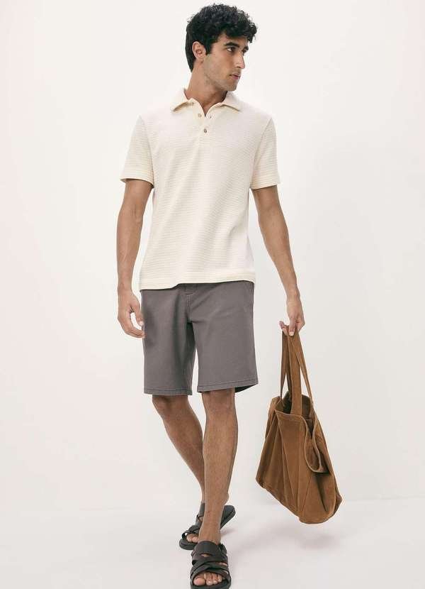 Imagem principal Bermuda Masculina Chino em Sarja Peletizada Cinza Hering Hering