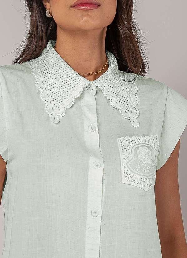 Imagem principal Blusa Alfaiataria com Gola em Renda e Bolso Decorado Verde