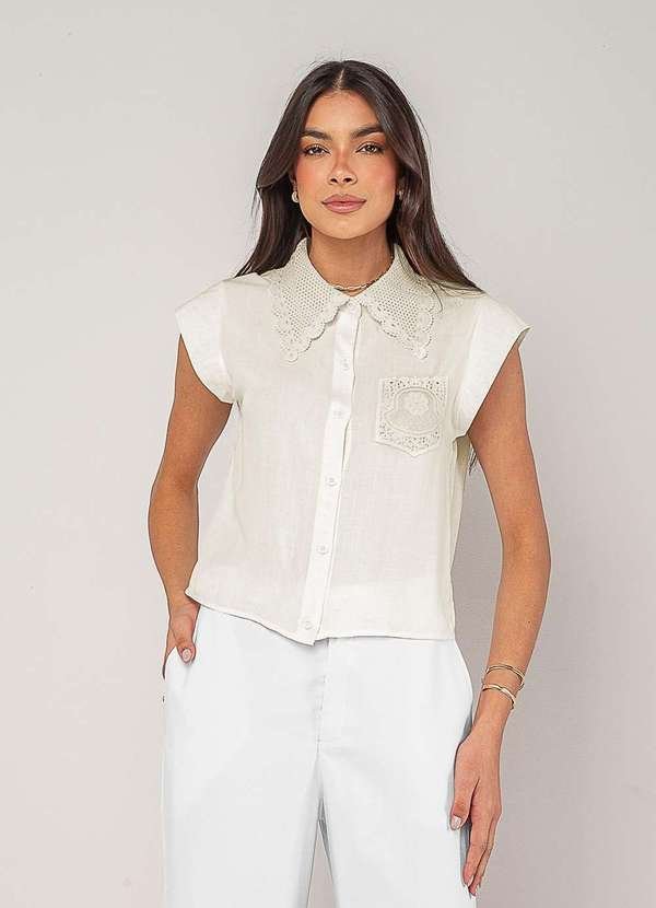 Imagem principal Blusa Alfaiataria com Gola em Renda e Bolso Decorado Bege