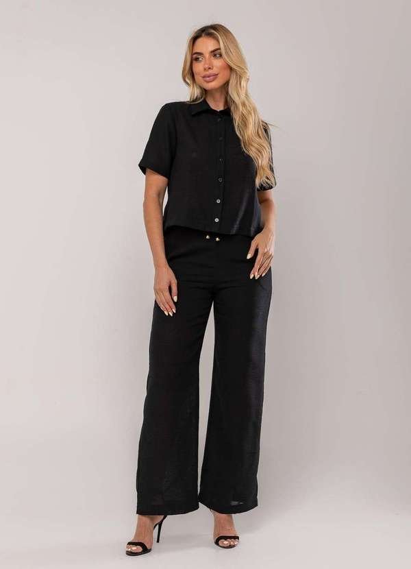 Conjuto Camisa Manga Curta e Calça Pantalona Preto