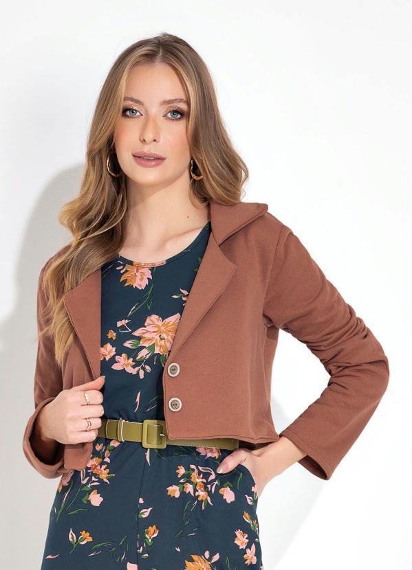 Blazer Marrom com Botões Funcionais e Gola