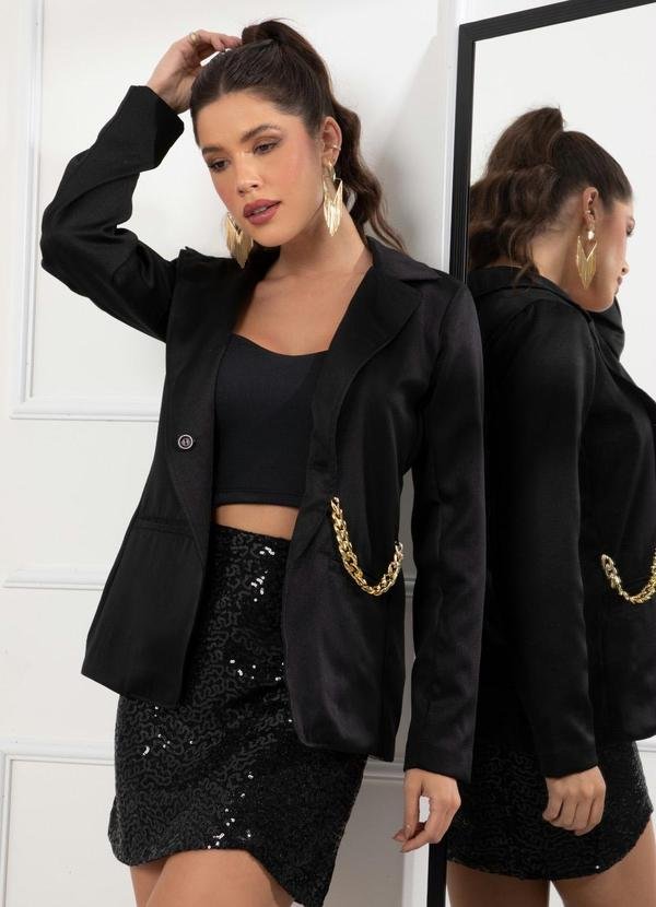 Blazer Preto com Corrente e Bolsos